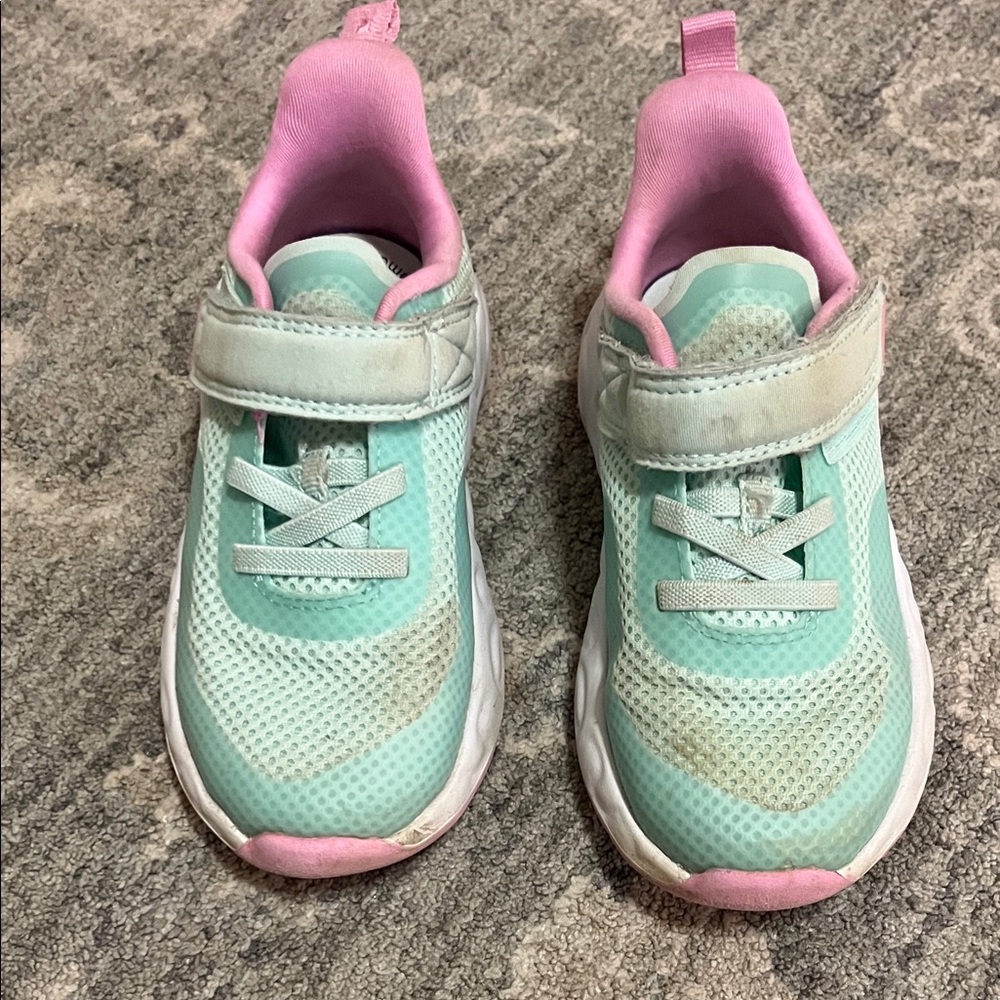 Kids Mint and Pink All In Motion Sneakers Sz 10
